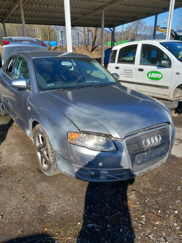 AUDI A4  B7  2005 R  2000TDI
