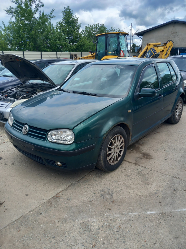 VW GOLF 4 1,4  16V 1998R